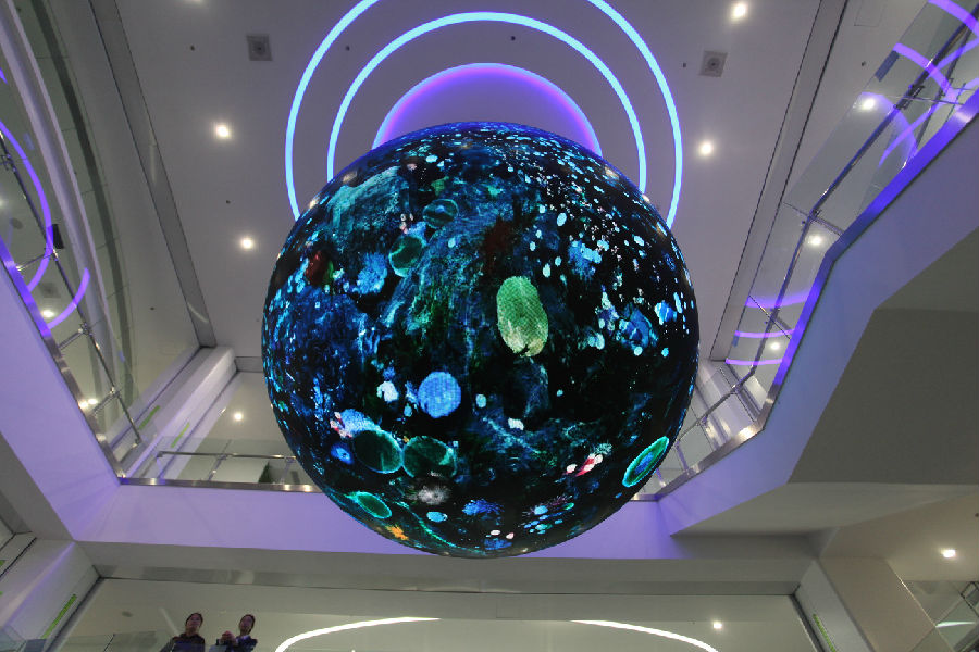 古城新貌，，，，，，，，918博天堂科技长卷誊写“大美宝安”